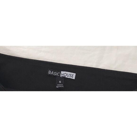 Basic house‎ mini skirt size small - Picture 3 of 9